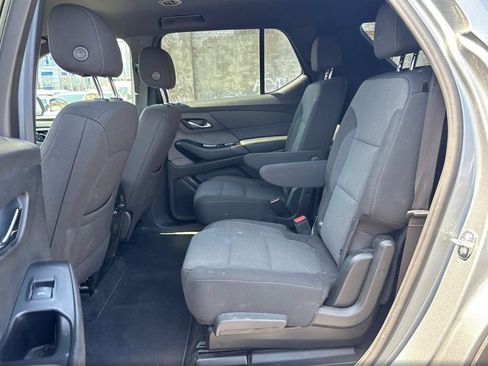 Used 2023 Chevrolet Traverse LT AWD/4WD image 7