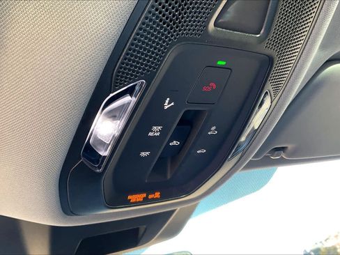 Certified 2025 Audi Q5 Prestige image 32