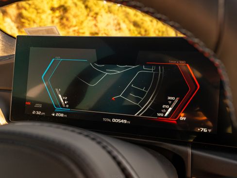 Used 2024 BMW M4 image 34