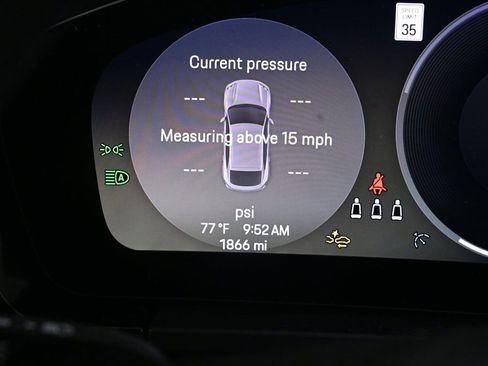 Certified 2025 Porsche Macan 4 Electric image 13