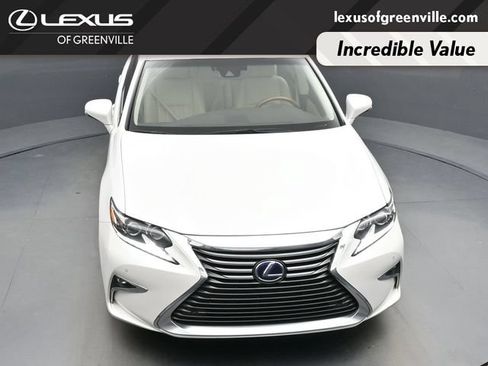 Used 2017 Lexus ES 300h w/ Luxury Package FWD image 17