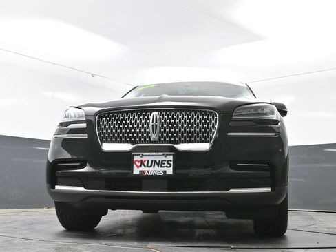 Used 2023 Lincoln Aviator AWD image 59