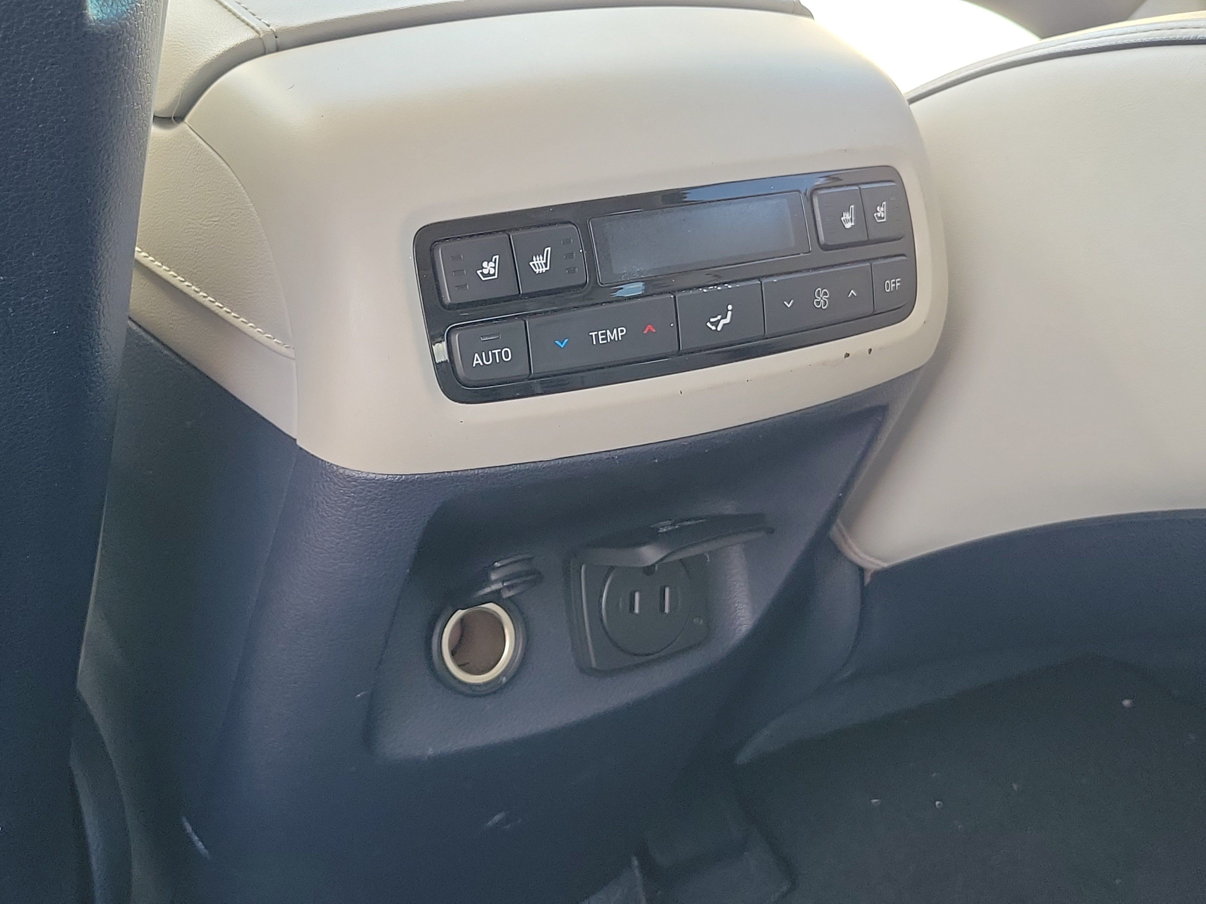 Used 2022 Hyundai Palisade Limited FWD image 11