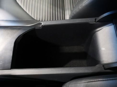 Used 2018 Toyota Camry SE image 27