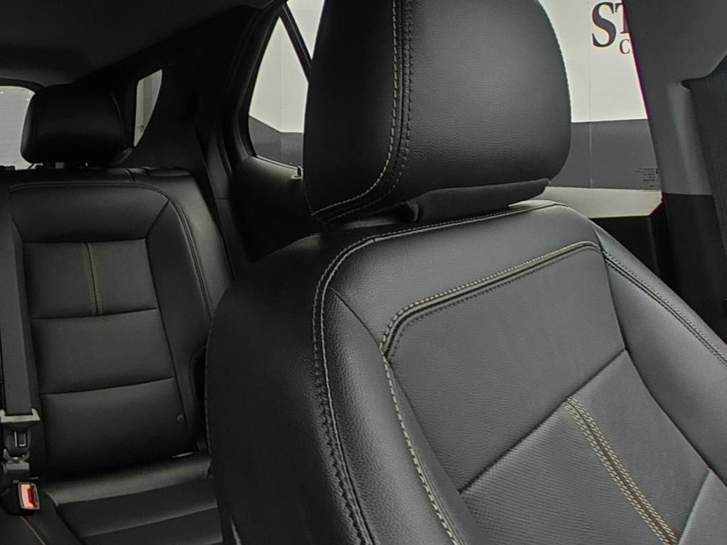 Used 2023 Chevrolet Equinox Premier FWD image 11