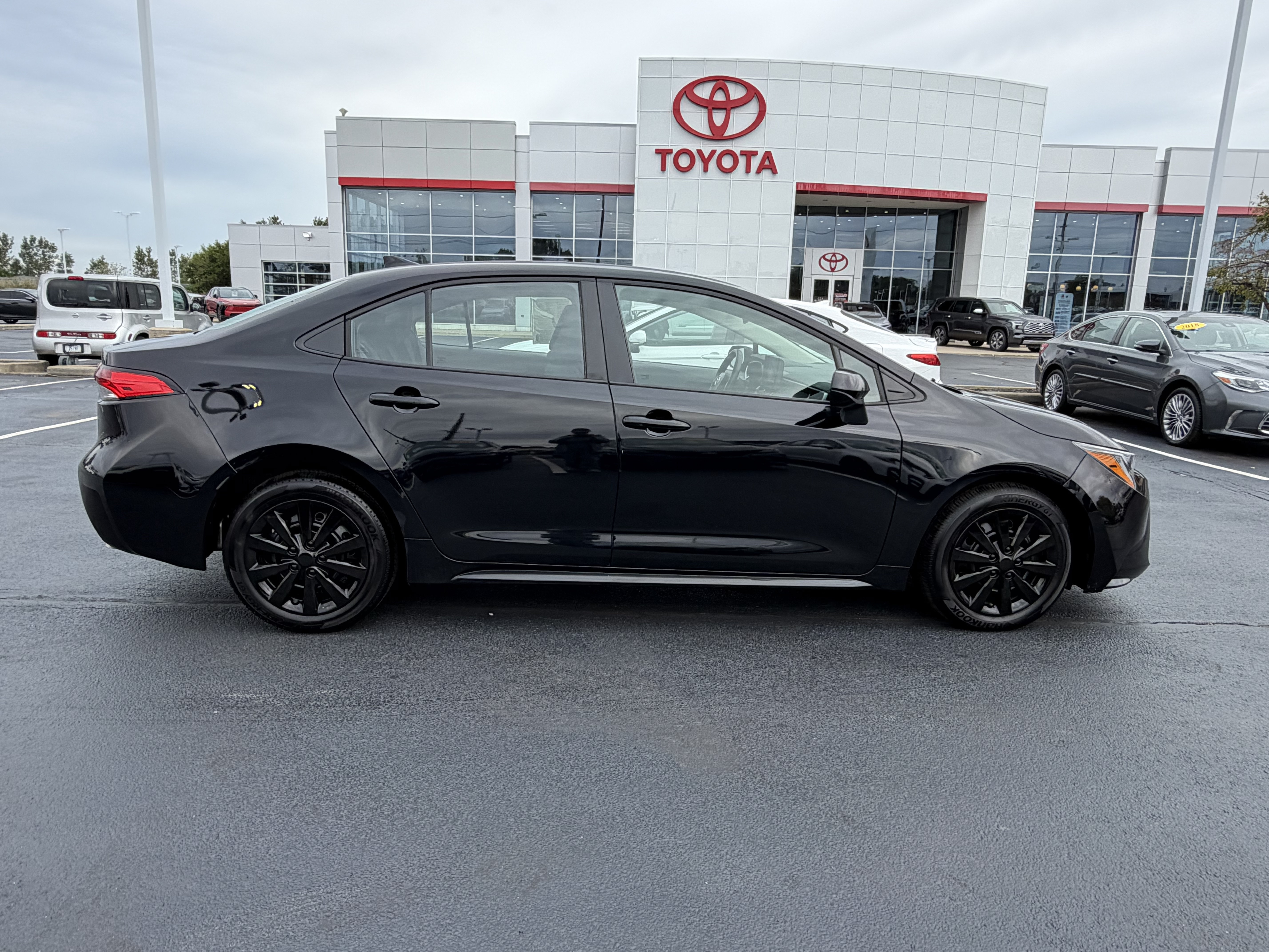 Certified 2025 Toyota Corolla LE FWD image 9