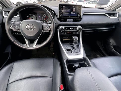 Used 2020 Toyota RAV4 XLE Premium image 16