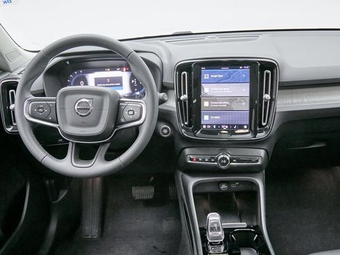 Certified 2024 Volvo XC40 B5 Plus w/ Protection Package Premier image 25