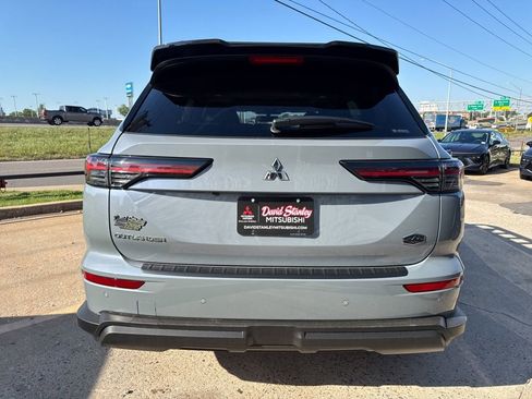 New 2026 Mitsubishi Outlander AWD image 5