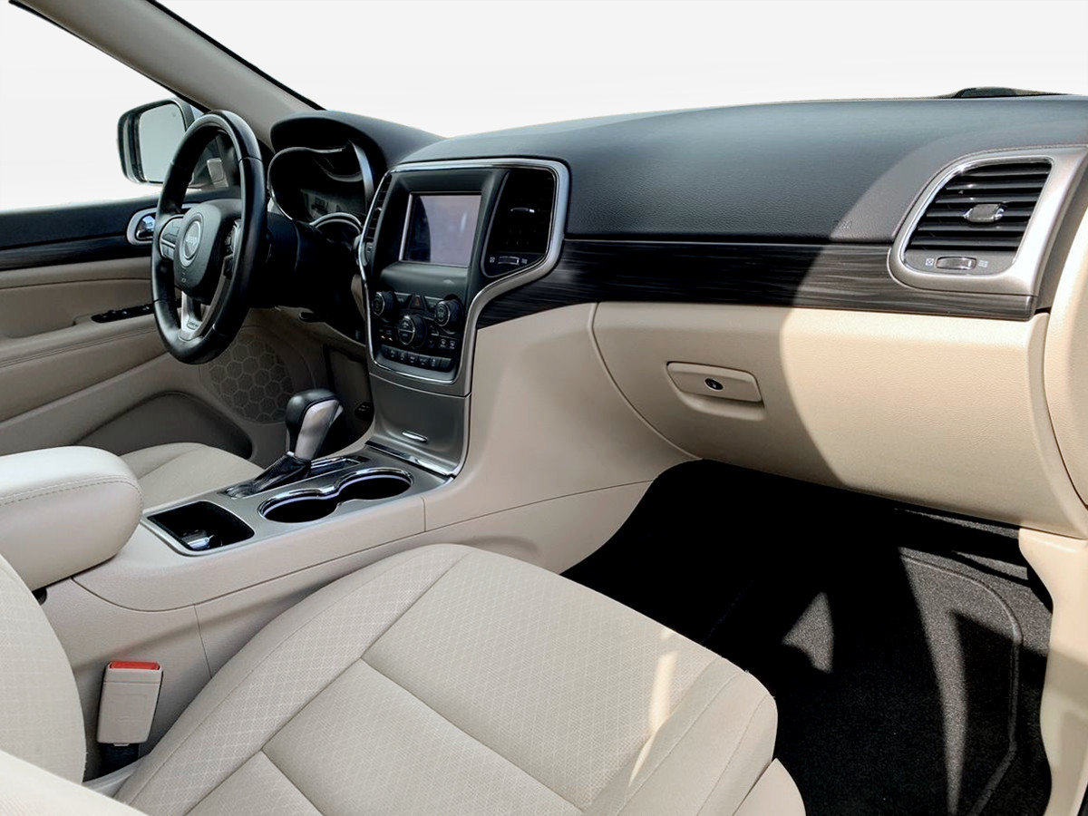 Used 2021 Jeep Grand Cherokee Laredo AWD/4WD image 30