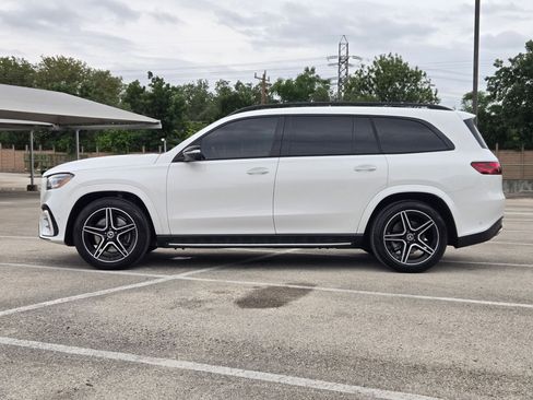 Used 2024 Mercedes-Benz GLS 450 4MATIC image 7