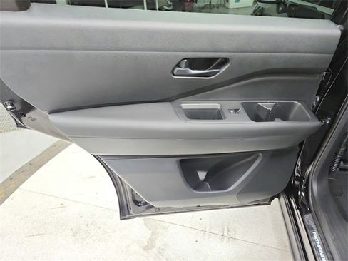 Used 2024 Nissan Pathfinder SV w/ Lighting Package (N92) image 35