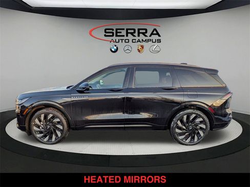 Used 2025 Lincoln Nautilus Reserve image 16