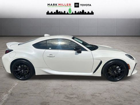Certified 2025 Toyota GR86 Premium w/ ALL Weather Mat Package (TMS) RWD image 7