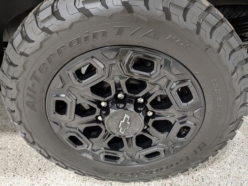 Used 2024 Chevrolet Silverado 2500 High Country w/ High Country Premium Package image 13