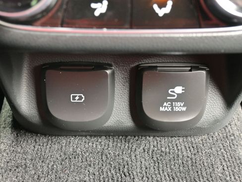 Certified 2023 Genesis GV70 2.5T w/ Sport Prestige Package image 21