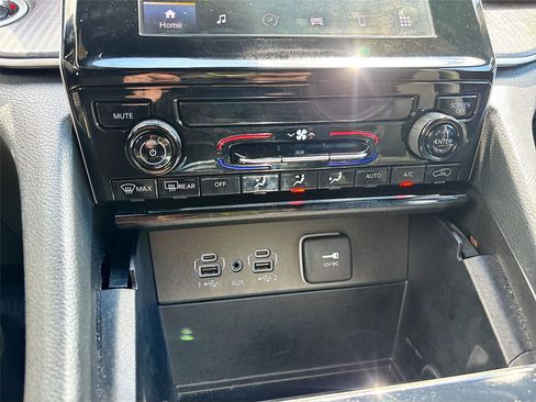 Used 2024 Jeep Grand Cherokee L Laredo image 17