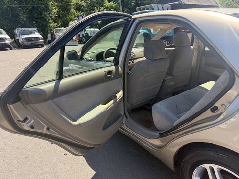 Used 2003 Toyota Camry LE FWD image 14