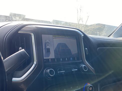 Used 2020 Chevrolet Silverado 1500 High Country w/ Technology Package image 21