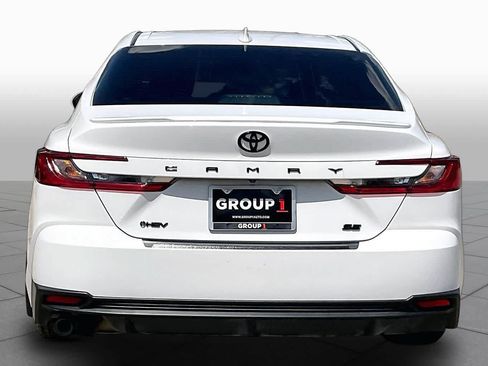 Used 2026 Toyota Camry SE w/ Convenience Package FWD image 5