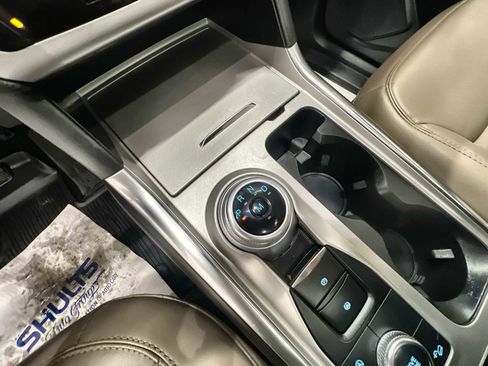 Used 2021 Ford Explorer XLT w/ Equipment Group 202A image 21