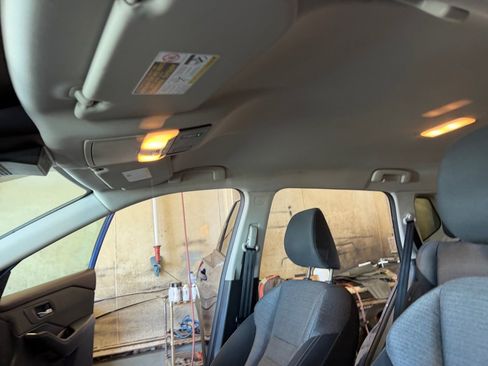 Used 2021 Nissan Rogue SV AWD/4WD image 25