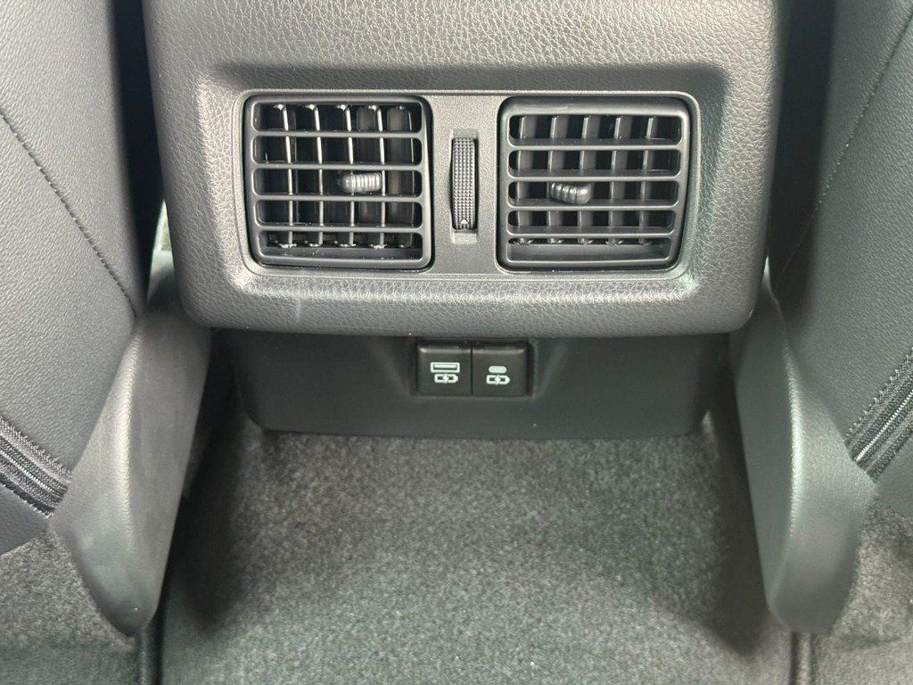 Used 2026 Toyota Camry SE w/ Multimedia Upgrade Package FWD image 15