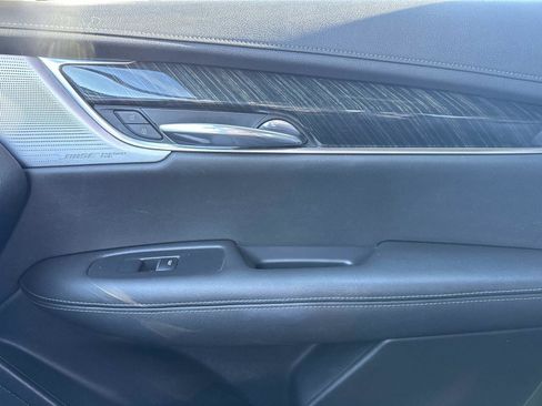 Used 2021 Cadillac XT6 Premium Luxury image 23