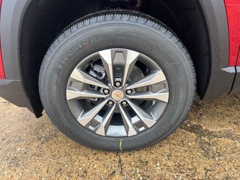 New 2026 Chevrolet Equinox LT w/ Convenience Package II image 8