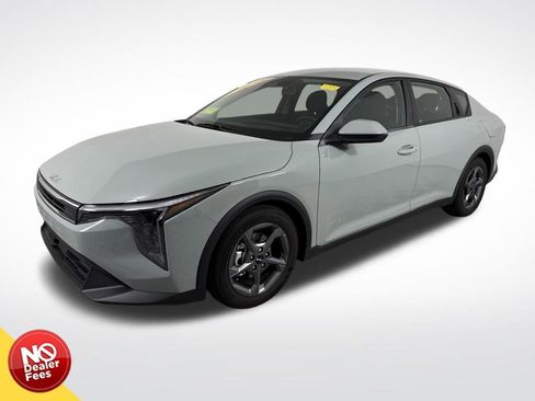 Used 2025 Kia K4 LXS image 8