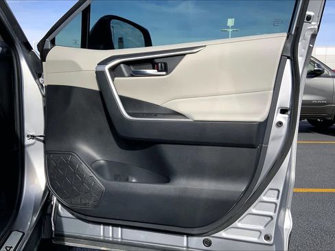 Used 2024 Toyota RAV4 XLE Premium image 23