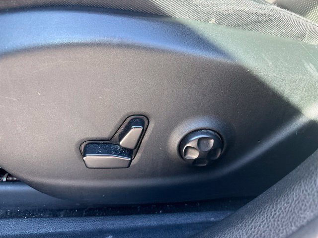 Used 2019 Jeep Cherokee Limited AWD/4WD image 7