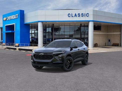 New 2026 Chevrolet Trax LT w/ Driver Confidence Package FWD image 8