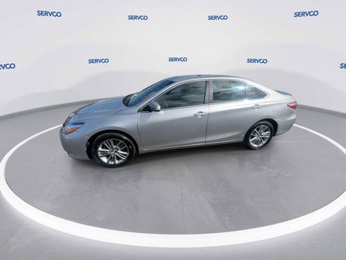 Used 2017 Toyota Camry SE image 5