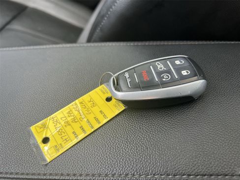 Used 2017 Alfa Romeo Giulia Sprint w/ Cold Weather Package image 26