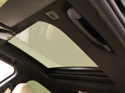 Used 2020 BMW 330i xDrive Sedan image 16