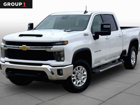 Used 2025 Chevrolet Silverado 2500 LT AWD/4WD image 1