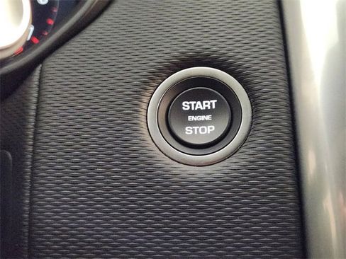 Used 2025 Land Rover Discovery Dynamic SE image 20