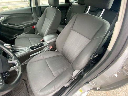 Used 2015 Ford Focus SE w/ SE Sport Package FWD image 12