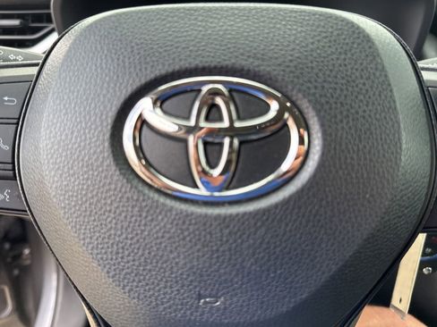 Used 2022 Toyota RAV4 LE image 26