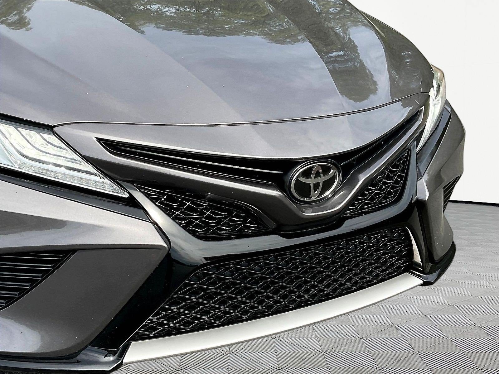 Used 2020 Toyota Camry XSE FWD image 33