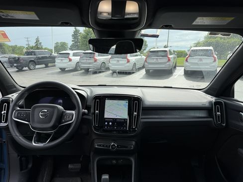 Used 2023 Volvo C40 P8 Recharge Plus w/ Protection Package Premier AWD/4WD image 9