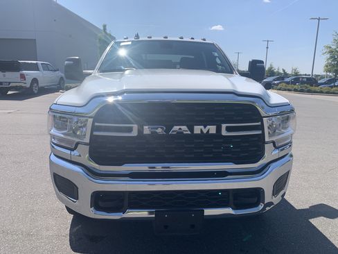 Used 2024 RAM 3500 SLT w/ Quick Order Package 2YG SLT AWD/4WD image 3