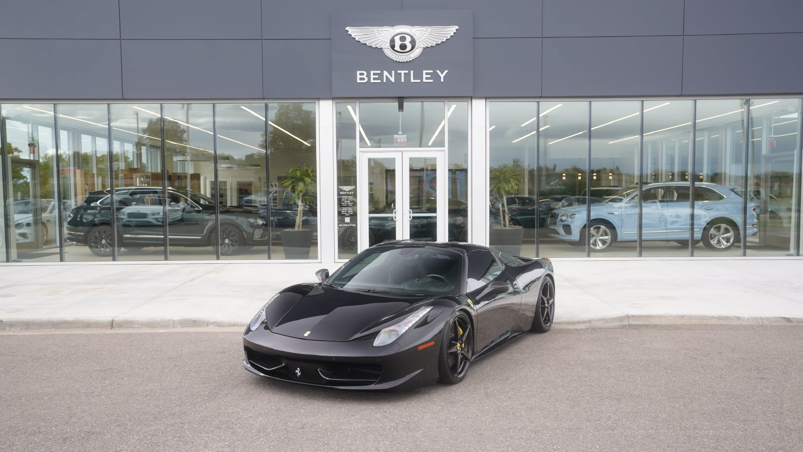 Used 2014 Ferrari 458 Spider RWD image 1
