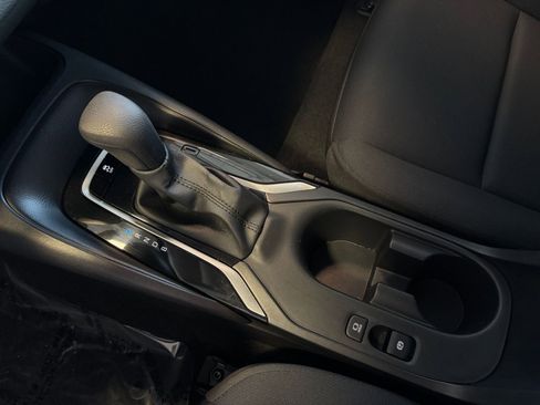 Used 2025 Toyota Corolla LE image 40