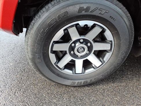 Used 2023 Toyota 4Runner TRD Off-Road image 11