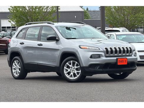 Used 2016 Jeep Cherokee Sport FWD image 2