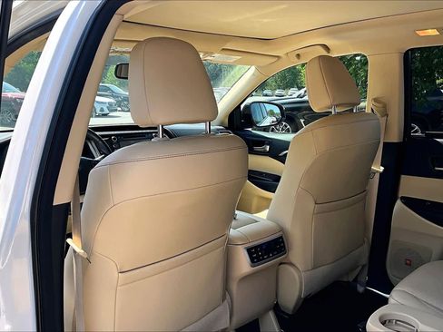 Used 2015 Toyota Highlander Limited Platinum image 22