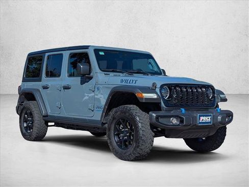 Used 2024 Jeep Wrangler Unlimited AWD/4WD image 3
