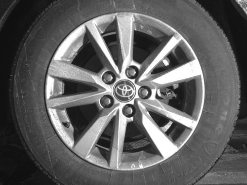 Used 2025 Toyota Camry LE image 21